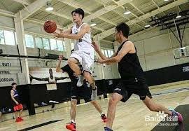 篮球——NBA常规赛：勇士胜黄蜂